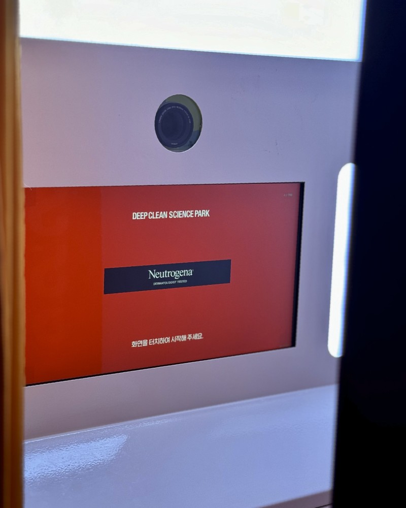 NEUTROGENA x PICKYPIC 포토부스 렌탈 이미지 2