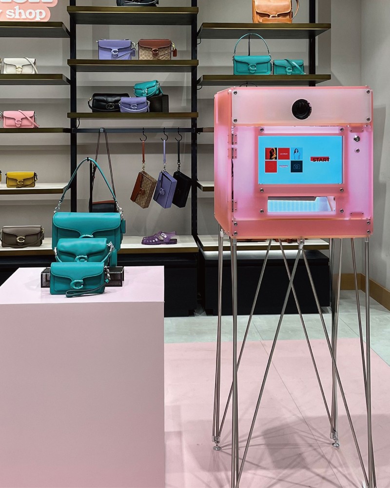 COACH x PICKYPIC 포토부스 렌탈 이미지 3