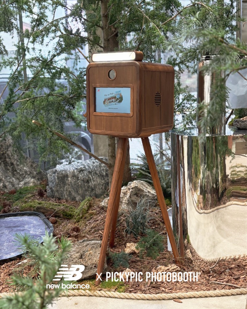 NEW BALANCE x PICKYPIC 포토부스 렌탈 이미지 1